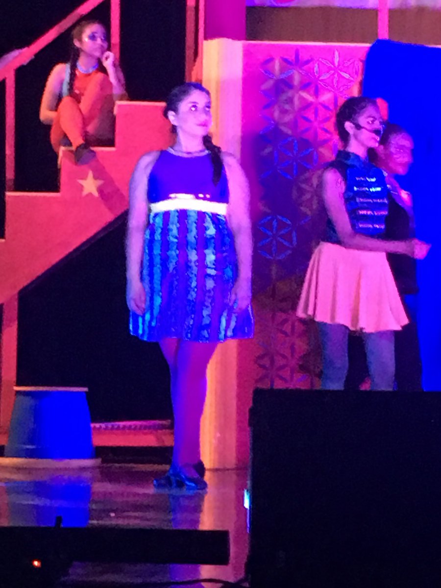 VERO_MIER's tweet photo. Iniciando #Pippin  @pasionplaya @playateatro https://t.co/6wBAUD8dds