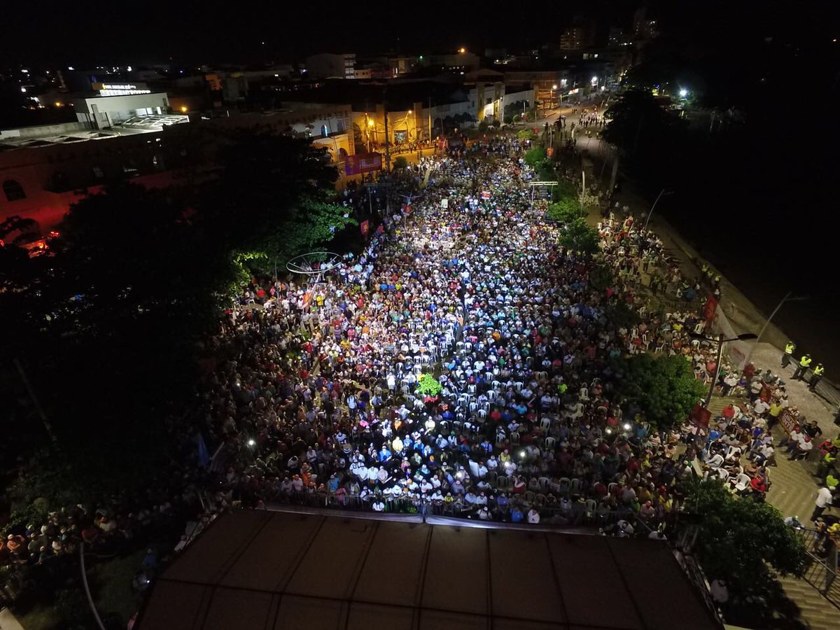 ErasmoZB's tweet photo. Estas imágenes quedarán en la historia de nuestra ciudad, de nuestra región. Es Córdoba diciendo #MejorVargasLleras, mejor la experiencia, mejor el carácter, mejor el centro, mejor las ideas. Hoy en Montería miles dicen @German_Vargas #ElPresidenteQueNecesitamos 🇨🇴 https://t.co/xGJEUrD9RC