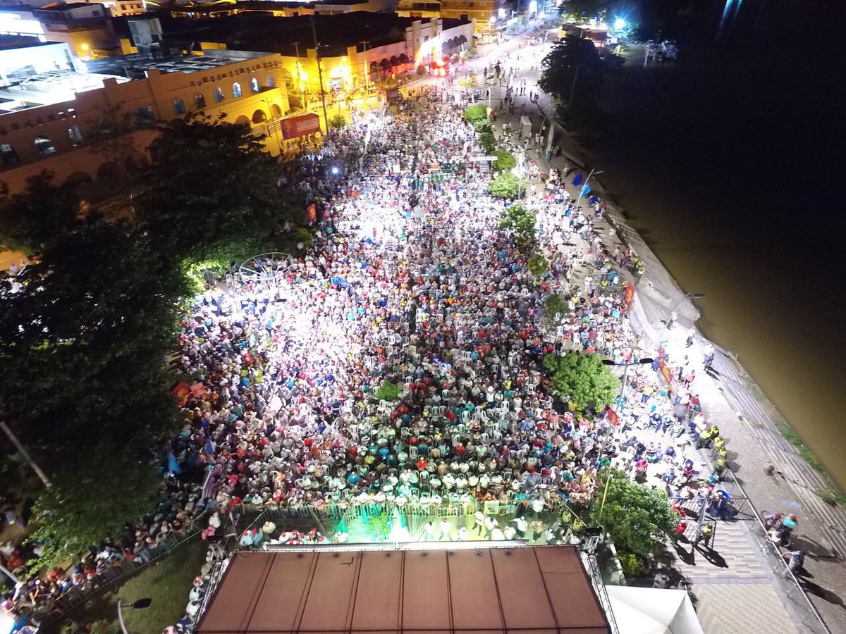 ErasmoZB's tweet photo. Estas imágenes quedarán en la historia de nuestra ciudad, de nuestra región. Es Córdoba diciendo #MejorVargasLleras, mejor la experiencia, mejor el carácter, mejor el centro, mejor las ideas. Hoy en Montería miles dicen @German_Vargas #ElPresidenteQueNecesitamos 🇨🇴 https://t.co/xGJEUrD9RC