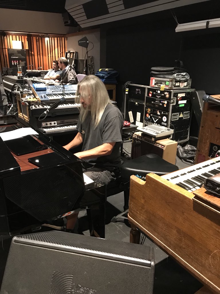 deadandcompany's tweet photo. Gearing up for the Summer Tour ☀️💀🌹 Tickets: https://t.co/7A1PUkZX25 https://t.co/9xdfhMFO5r