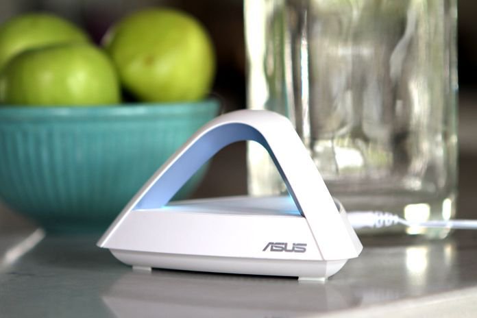 Techthusiast's tweet photo. New blog post from @ASUS posted on https://t.co/EgfPChAALl "Three’s company: The Lyra Trio makes it easy to set up a mesh network at home" https://t.co/UCIsw1PrYD #WiFi #home_networks #mesh_networks #technology #innovation #geeks #gadgets https://t.co/pgAIp2u37B