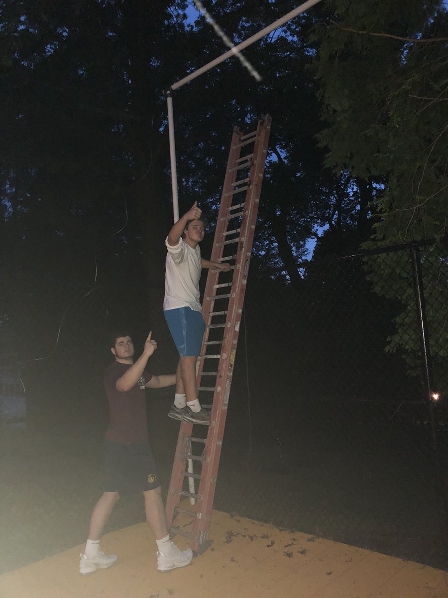 CainHouseBBall's tweet photo. working very hard #norain #projectdome #domegate https://t.co/XYtjItvbmK
