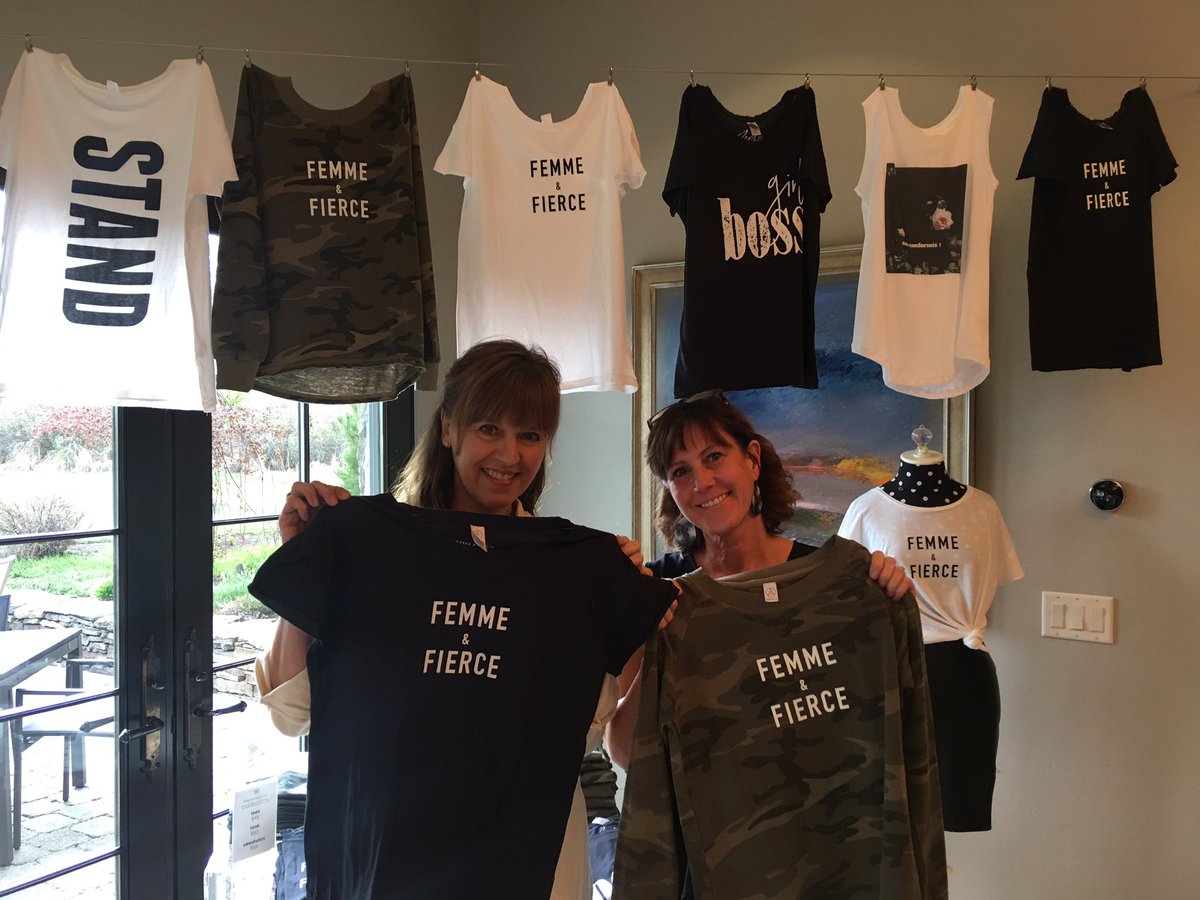 JackiZehner's tweet photo. Starting another #UtahWonderWomen event with @FarashaStyle and @ZenzeeOfficial #femmeandfierce https://t.co/uDSCcaIyqy