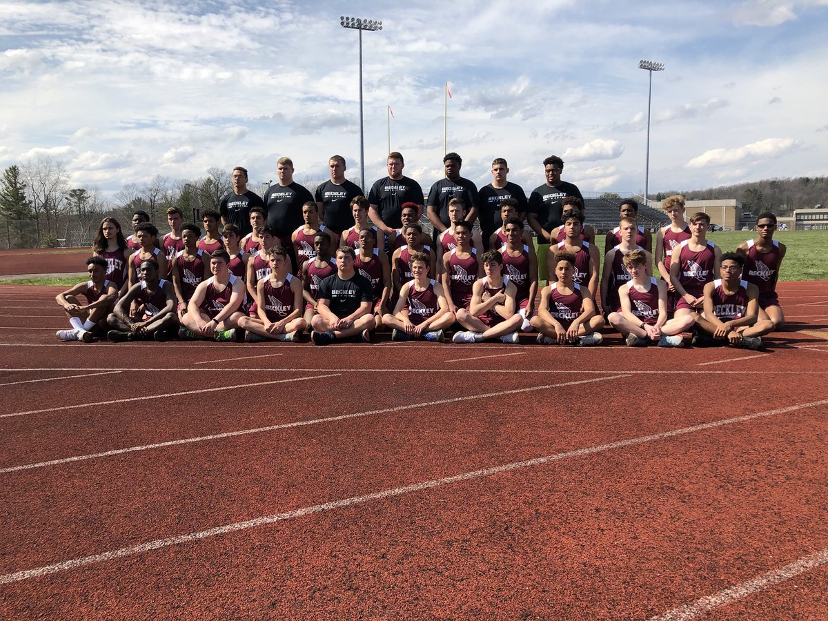 wwhstrack's tweet photo. 1 DAY TILL STATES! https://t.co/gVgDUXfNMB