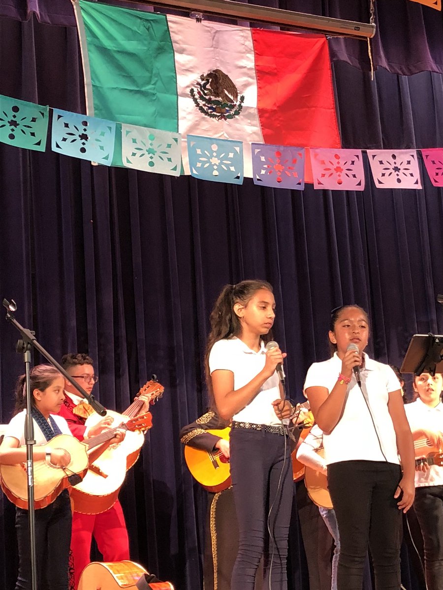 beth_pd's tweet photo. Congratulations to Stemmons Mariachi And their alumni who performed together in a festive concert. Stemmons students have gone on to Stockard and Greiner MS Mariachi programs. #DallasISDProud @Stockard_ms @StemmonsElem https://t.co/5xWaAwLYRj