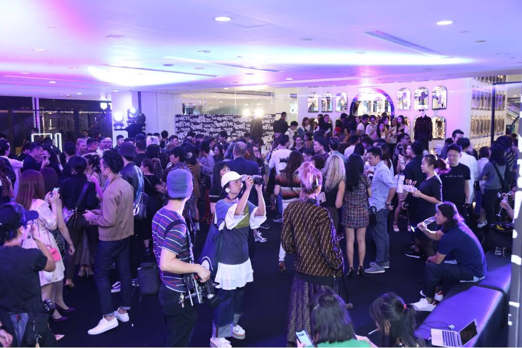 Bridgeways's tweet photo. @Fendi #FFReloaded at @hkharbourcity in #HongKong https://t.co/S3xLeG6SDd