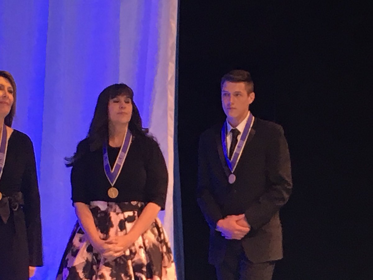 BeehiveAcademy's tweet photo. Beehive Academy received its two Best of State Awards. @UAPCS @SandyUTChamber @UtahSCSB @UTPublicEd @STEMUtah https://t.co/K0Z1WZauqY