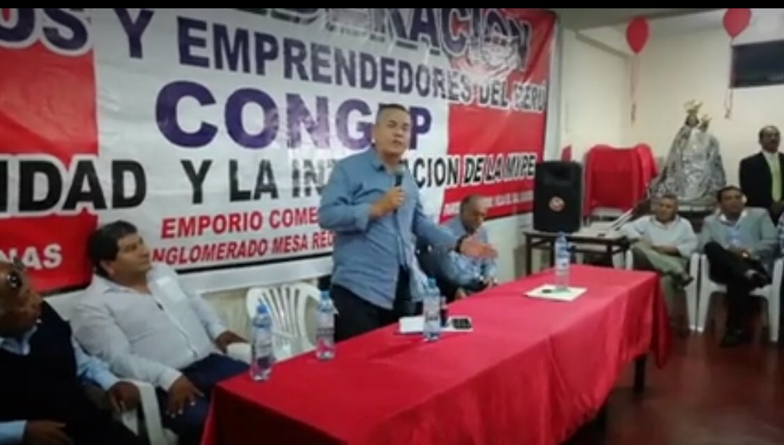 DanielUrresti1's tweet photo. Sigo dialogando, haciendo conocer mis propuestas y escuchando a representantes de diversos gremios! https://t.co/oSaBWjufv5