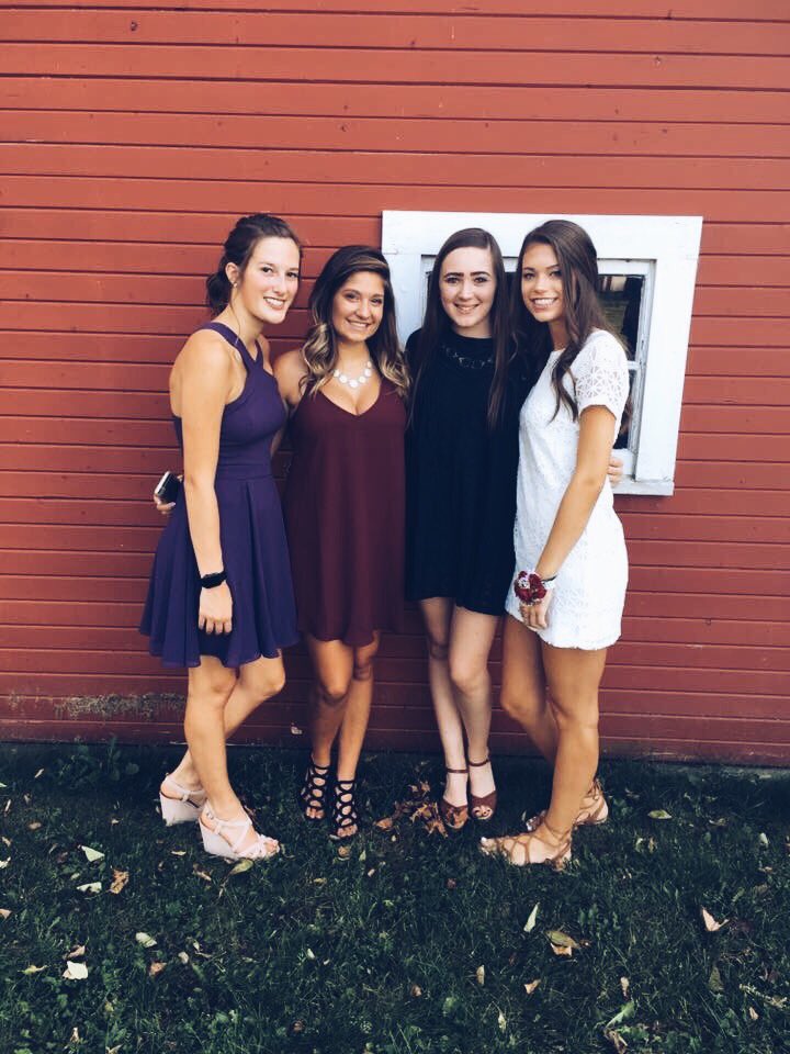 colee024's tweet photo. Happpyy bdayy @sstatz15 !! Hope you had a fab 18th!! Love uuu!!!!🎉🥂🎁🎈💛😛😈💘 https://t.co/28aPZlu3Ve