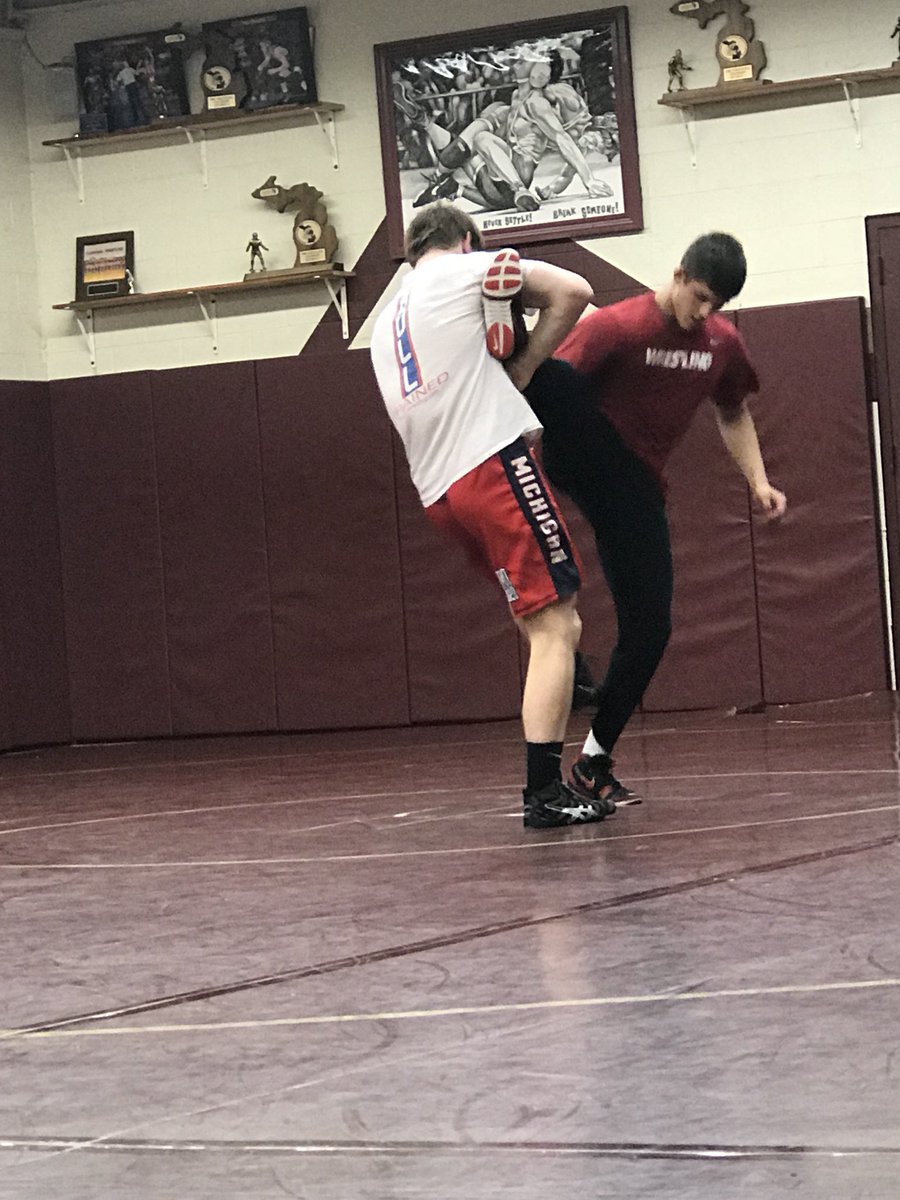 DHWrestling6's tweet photo. Shoutout to Brenden McRill @mcrill03 for running our open rooms this week 🤼‍♂️‼️ https://t.co/UIGoeUExvZ