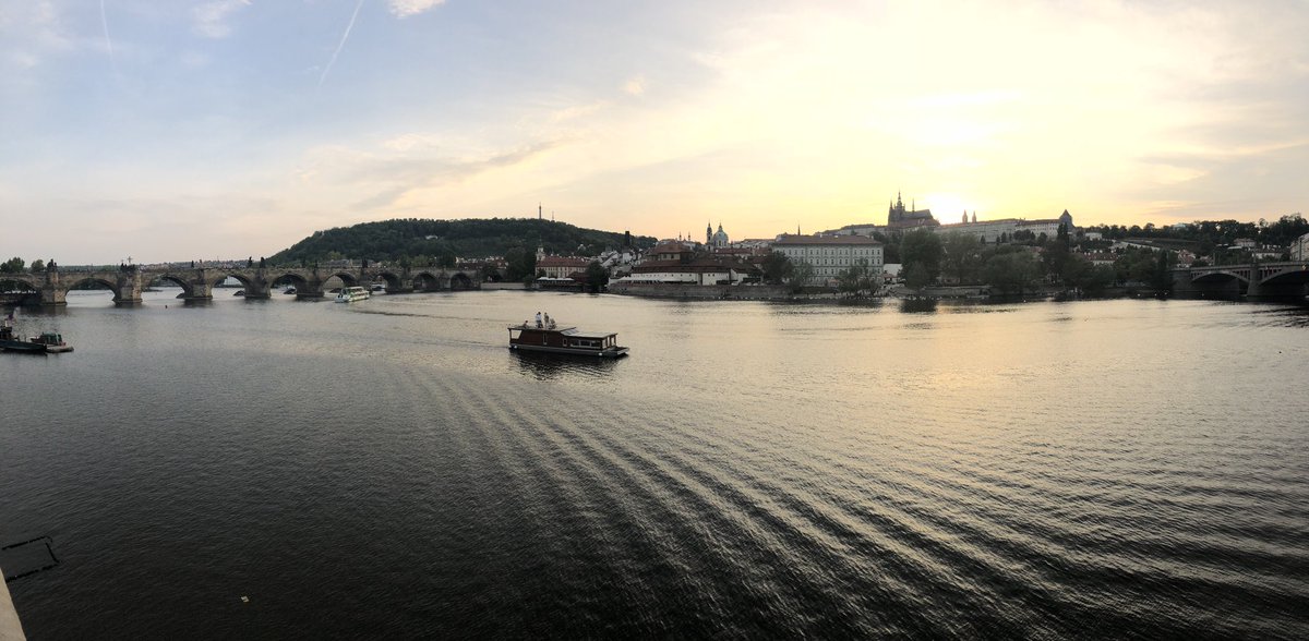 veronikakondev's tweet photo. Vacations over—officially starting in my thesis lab!
Goodbye, Europe; Hello, Ephys Rig
#excited #gradstudent #vacation #europe #travel #letsgetsomedata https://t.co/yGnmiV3swT