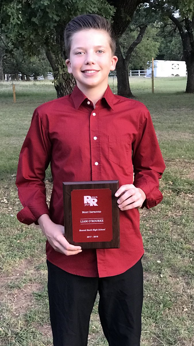 DaveORourke21's tweet photo. All the long hours at the range and focus is paying off. Most improved player for RRISD golf team! #proudofyouliam https://t.co/2qdJneoi7M