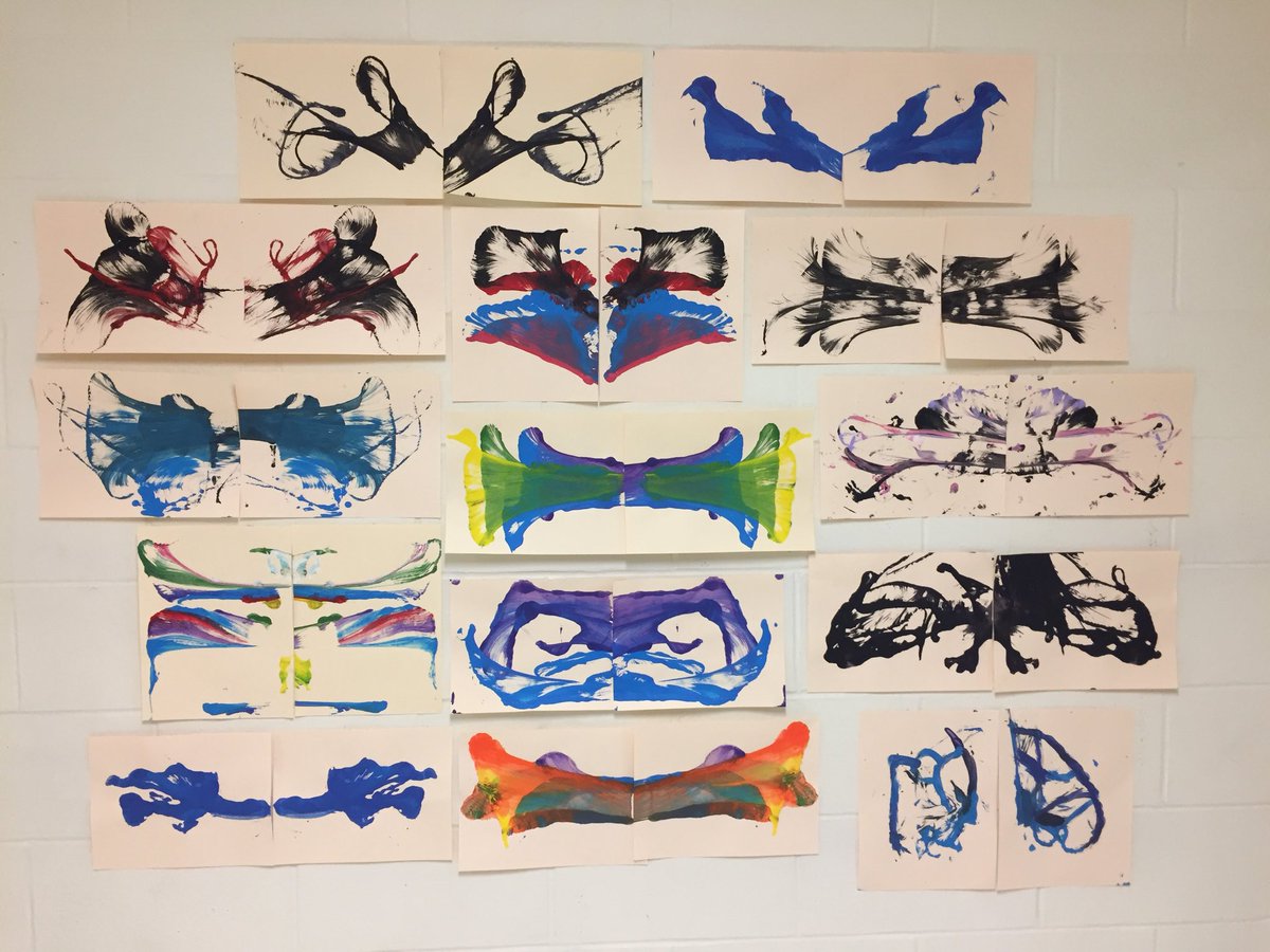 ms_ingram12's tweet photo. Grade 6 string pull art today before the long weekend #abstractart #theydidawesome #grade6fun #iloveit #lookssupercool @JRoy65 @DrClarkSchool https://t.co/cmL6fmRab4