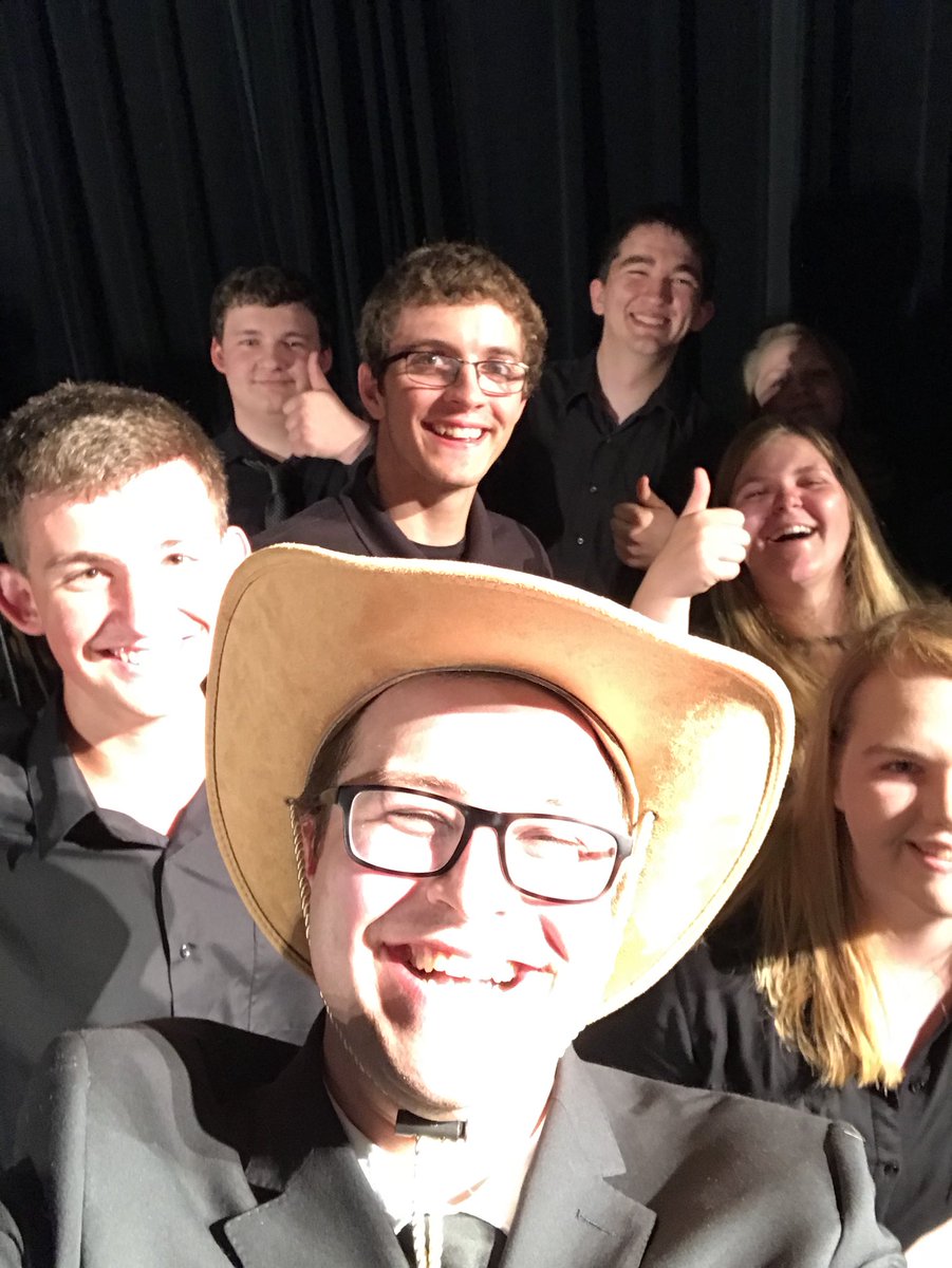 maplelakeband's tweet photo. #seniors2018 #stagelighting #thathattho https://t.co/I18o8cvflX