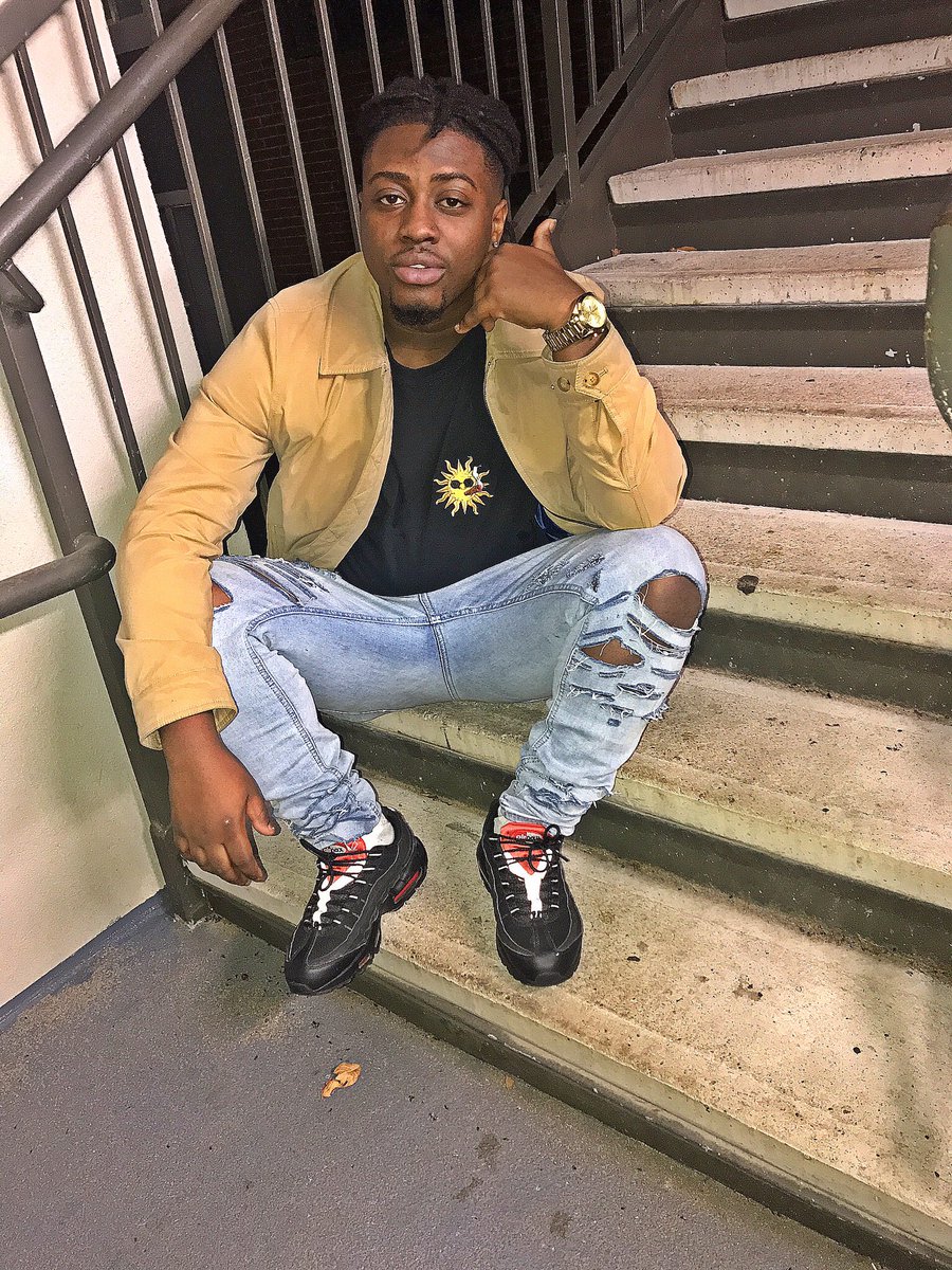 _hoopdreams3's tweet photo. #LLSED🖤 https://t.co/CDdQANeHwg