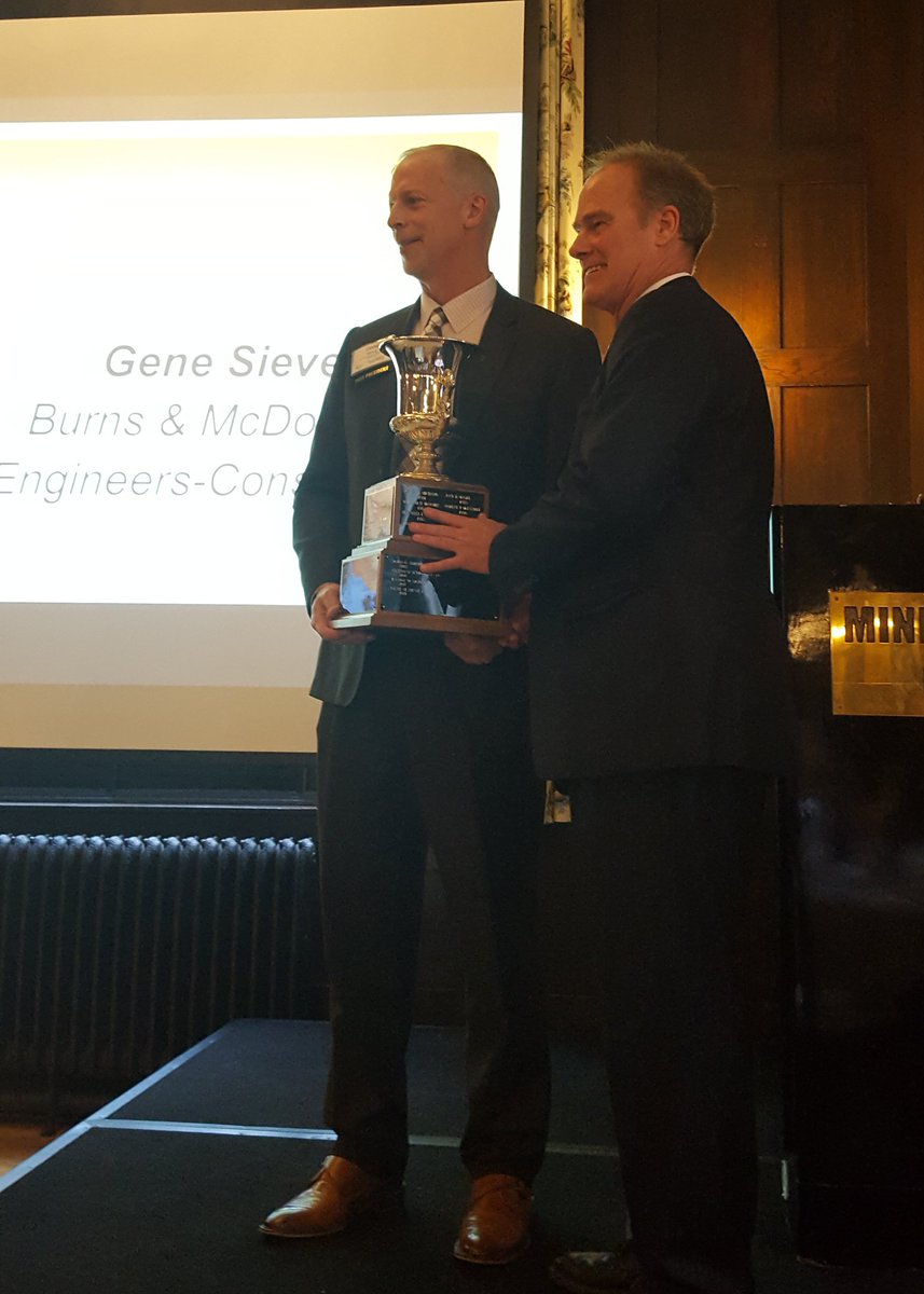 kakubes's tweet image. Passing the lifetime achievement award - from Randy Morris to Gene Sieve. Congrats! @ACECMN @ACEC_National #EngineeringGoFigure