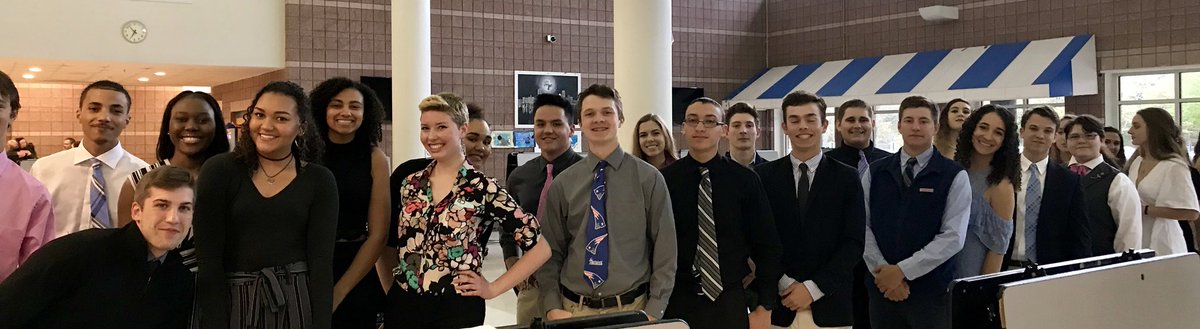 MHSGuidance1's tweet photo. Way to go Class of 2018 Scholarship Recipients! You bring a community together to support education🎓 be sure to send a thank you card to our kind & generous community donors! #Mashpee #Falcons2018 #HardWorkPaysOff https://t.co/nPsEOgLEji