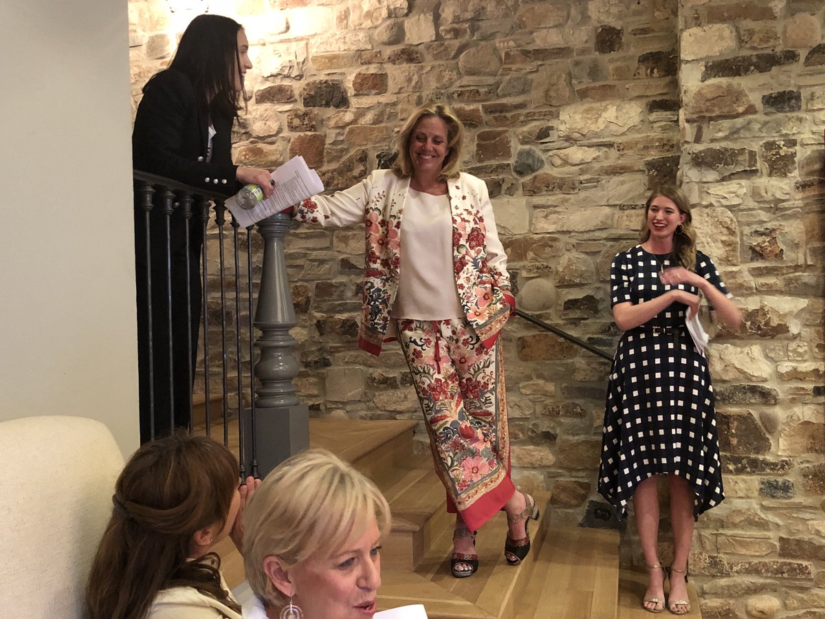 UtahWonderWomen's tweet photo. #UtahWonderWomen co-founder and all-around powerhouse (who just returned from Cannes, btw!) @GWDreyfous shares her “power piece,” a gorgeous two-piece floral suit. https://t.co/7EdqB2tvuG