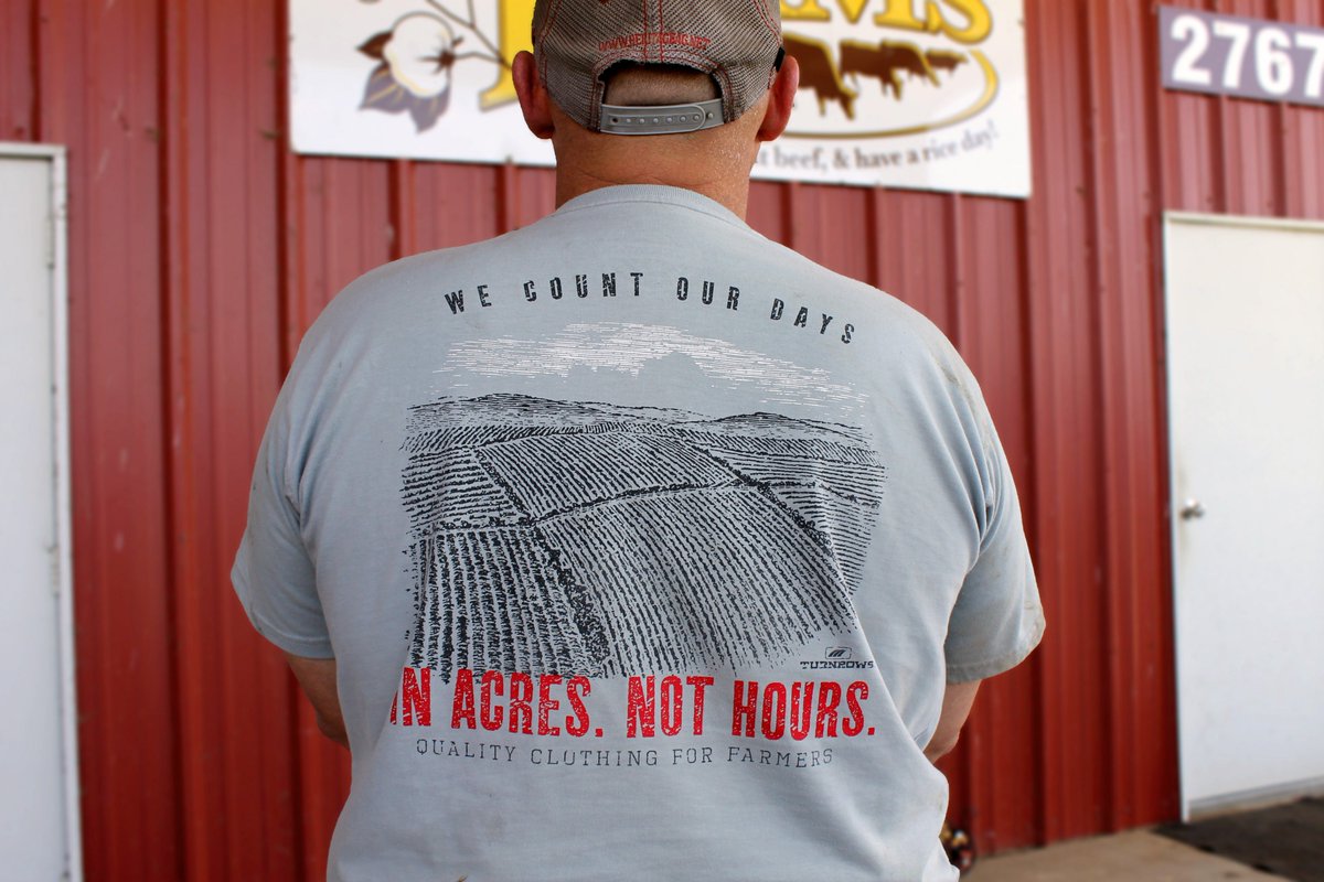 Turnrows's tweet photo. #Turnrows is a farmer-inspired brand, so we want to share the stories of those who inspire us, farmers and #ranchers. First in our #farmer series is Robby Bevis, a corn, rice, &amp; soybean farmer in Arkansas. Read here: https://t.co/iZYwmTb7vP https://t.co/N6yQfLVcP5