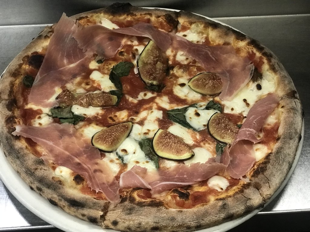 EveryonesLocal's tweet photo. Pizza Special 🍕 Prosciutto, Figs, Hawaiian Basil, Tomato Sauce and Fior Di Latte #pizzapizzapizza #local1794 #thedanny #eatlocalfood #weeklyadditions #pizzaislife https://t.co/Jr7RIRIOUQ