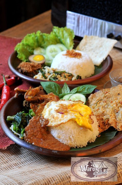 Buka puasa nya <a href="/warungsuluh/">warung suluh</a> di Jl.Dr.Cipto 8 Bandung aja yuk! Banyak pilihan menu nusantara nya,Seperti Rawon, Nasi Pecel Ayam,Bebek Goreng Sambal Matah dan masih banyak lagi.