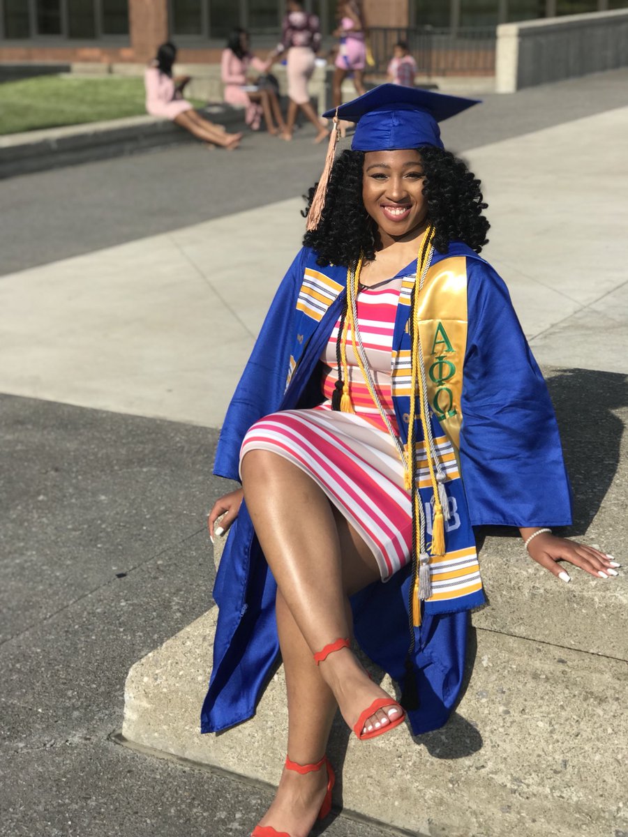 trueraediance's tweet photo. UB Grad in 2 days #GradSlay #moneyaroma #Finance #B.S. 👩🏽‍🎓🇯🇲🤟🏽 https://t.co/LL10fuqOiD