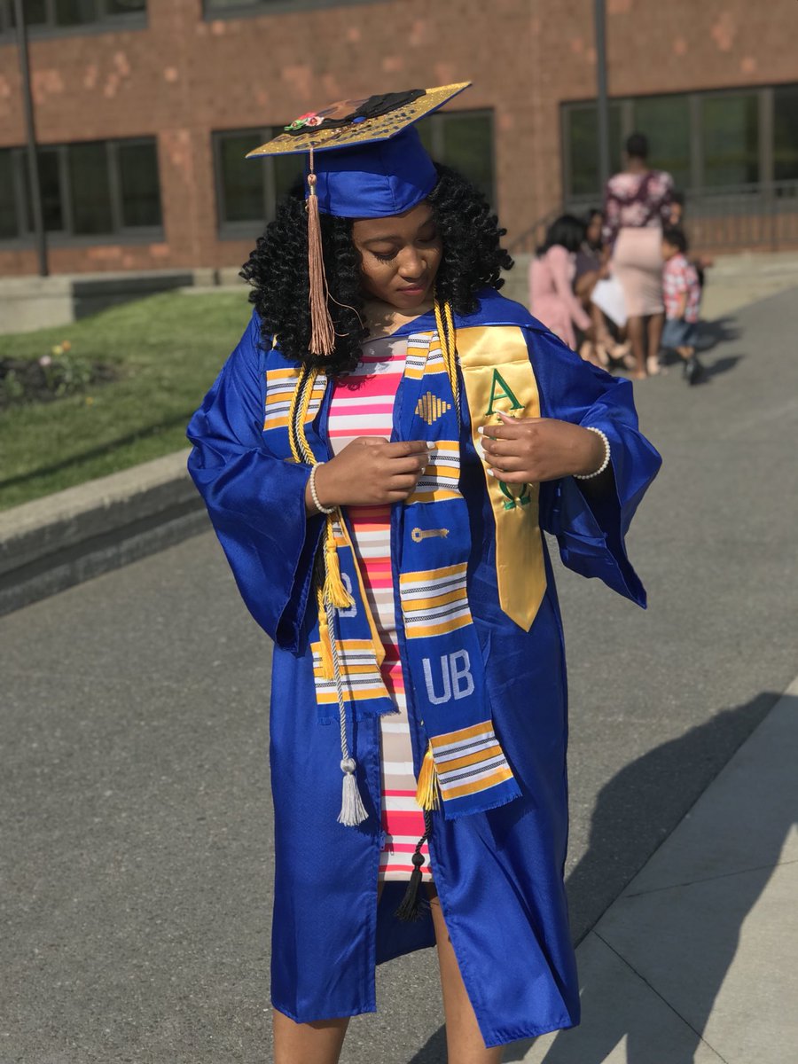 trueraediance's tweet photo. UB Grad in 2 days #GradSlay #moneyaroma #Finance #B.S. 👩🏽‍🎓🇯🇲🤟🏽 https://t.co/LL10fuqOiD