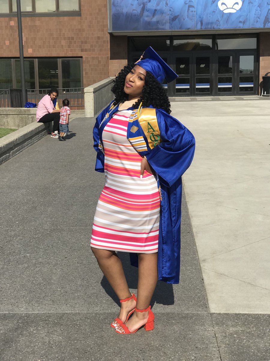 trueraediance's tweet photo. UB Grad in 2 days #GradSlay #moneyaroma #Finance #B.S. 👩🏽‍🎓🇯🇲🤟🏽 https://t.co/LL10fuqOiD