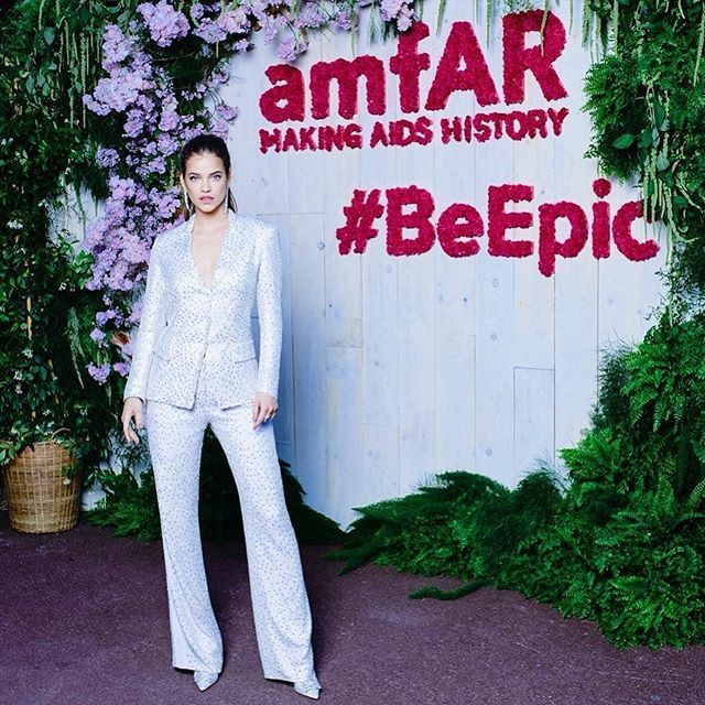 Misssbarbpalvin's tweet photo. Be Epic !!! What a beautiful night! #amfARCannes ♥️ — via @realbarbarapalvin IG
.
.
.
.
#BarbaraPalvin #Barbellas #PandaPalvin #PalvinBarbara #barbarapandas #cannes #cannes2018 #amfar #amfar2018 #mesikajewellery https://t.co/UpuVp75daM https://t.co/kL9SDKNUwD