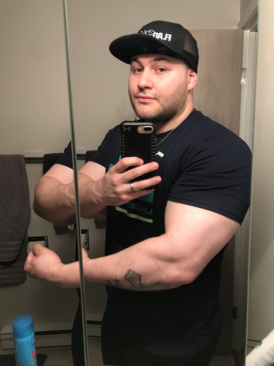 SugeNolan's tweet photo. Coming off the pump.
#gym #flexety #flexetycommunity #gymrat #gymlife #gymlifestyle #gains #armday #heavyweight #fullscenelifestyle #fullsceneathletics https://t.co/OLUbi9Ma5X