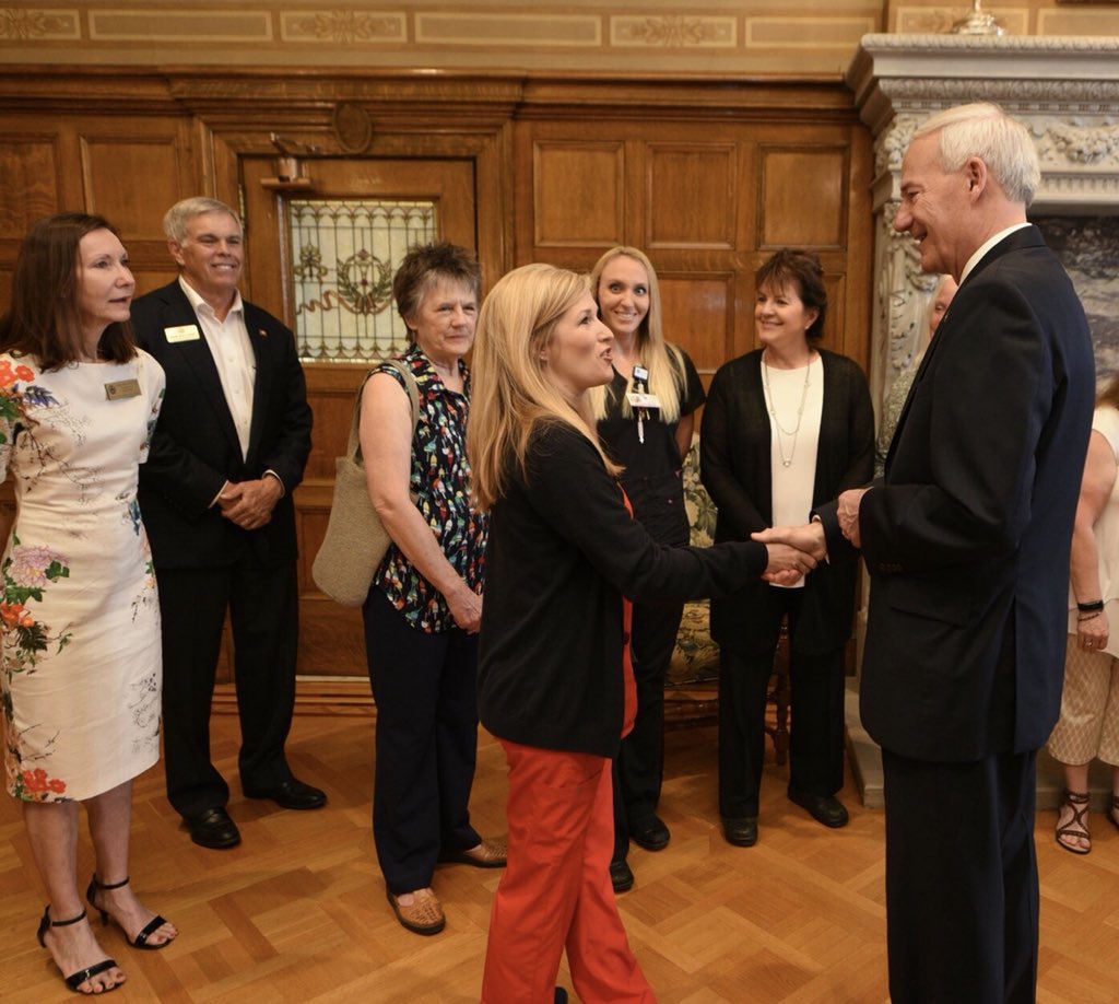 JuliaNPAdvocate's tweet photo. Great day meeting Arkansas Governor Asa Hutchinson in recognition of Nurseโs day #nursesweek2018 @AsaHutchinson https://t.co/Ga6yeic9Zd