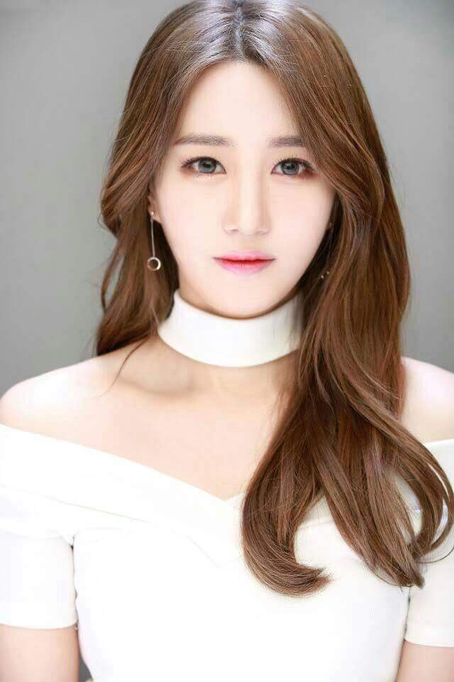ATiny_WayZenNi_'s tweet photo. HAPPY BIRTHDAY HYEJIN🎂🎈 May 18, 1992 #Hyejin #hint #Cherry #Arra #ByeolA #Haesol #Nael #Sogeum #kpop #idol #pretty #leader #singer #happyHyejinday https://t.co/GCOeQHXgtN