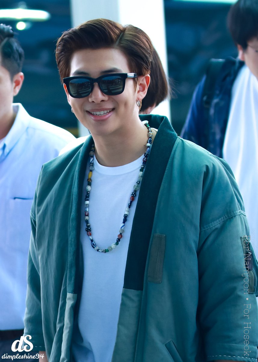 dimpleshine94's tweet photo. 180514 ICN to LAX

Your smile makes me want to sing "MINE" 💕

~♡~
#김남준 #남준  #RM   #방탄소년단 #BTS 

@BTS_twt #iVoteBTSBBMAs https://t.co/avAzpv2fpP