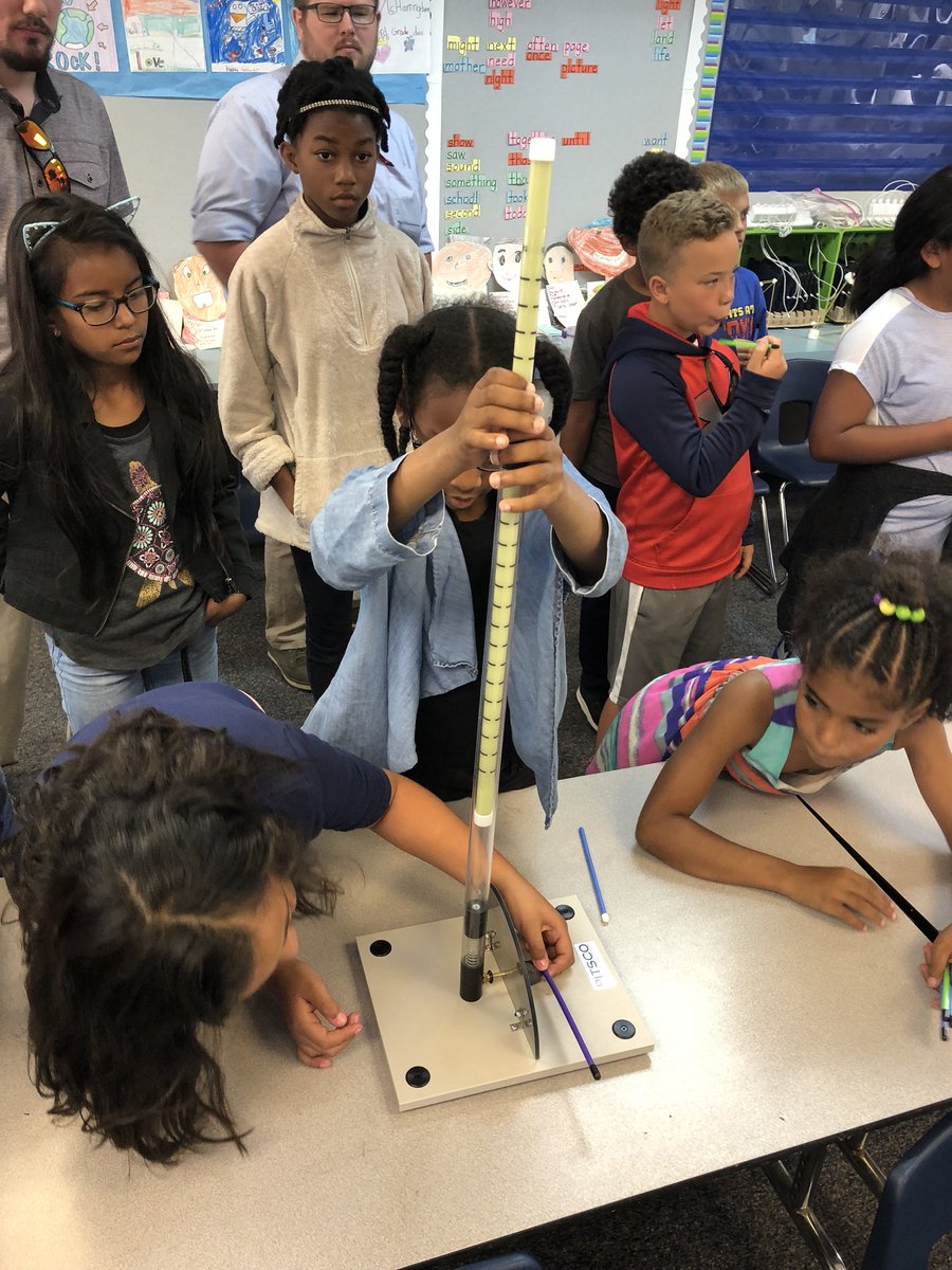 BulldogMesa's tweet photo. Annual Science Discovery Day #MCTSSA #solanarecycling #kalidescopes #airrockets https://t.co/3eBWHtGOEz