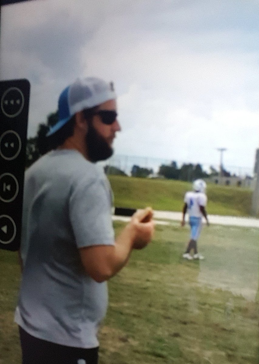 coachkd15's tweet photo. @hjordanh12 When you hit that spin move and @j_williams_12 stopped eating his sandwich mid practice. 

@CoachYounger14 @RockFootball1 https://t.co/Deb08cWIHj