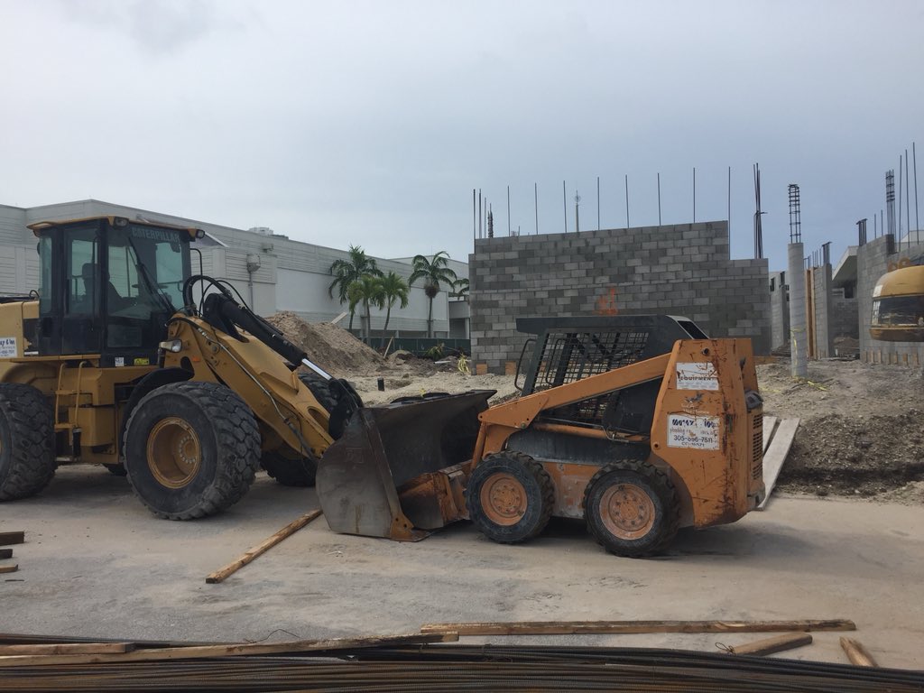 bccespedes's tweet photo. Thursday Highlight- construction trailer debriefing bldg4...coming soon #BuildingOurFuture2018 #Teamworkmakesthedreamwork https://t.co/miHRMTXak2