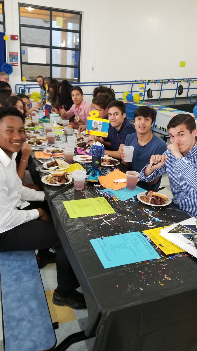 ClemensTrack's tweet photo. 2018 Track and Field Banquet https://t.co/vb9taCjIWr