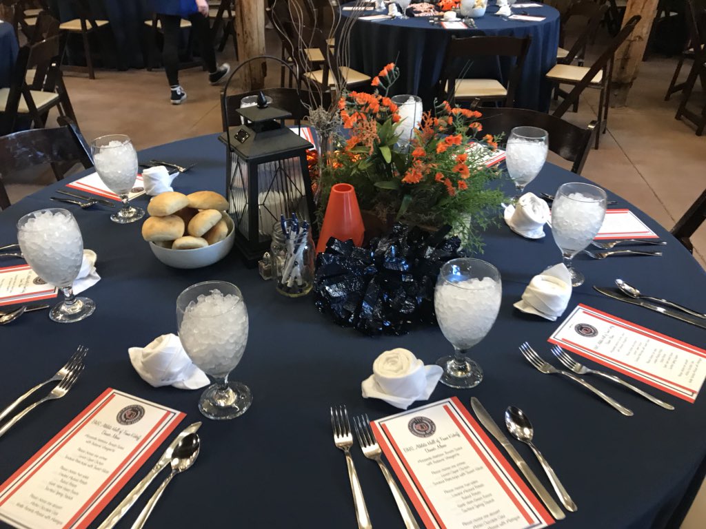 BHS_Culinary's tweet photo. BHS Hall of Fame Athletic Banquet 🔥@BHSVarsityCoed @blazehoopscheer https://t.co/VIgjdWOpqJ