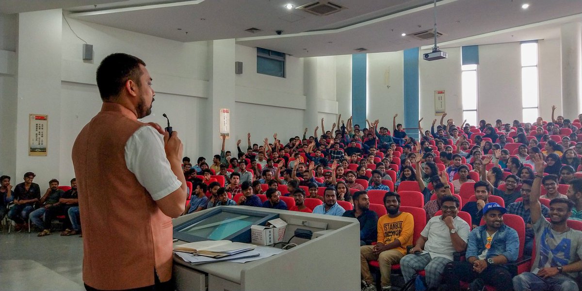 IndiaInShanghai's tweet image. Reaching out to students’ integral part of diplomatic assignment of Consulate - Had useful meeting with authorities of #Soochow University on academic issues and welfare of Indian students. Interaction and exchange of ideas with over 300 Indian students provided useful insights.