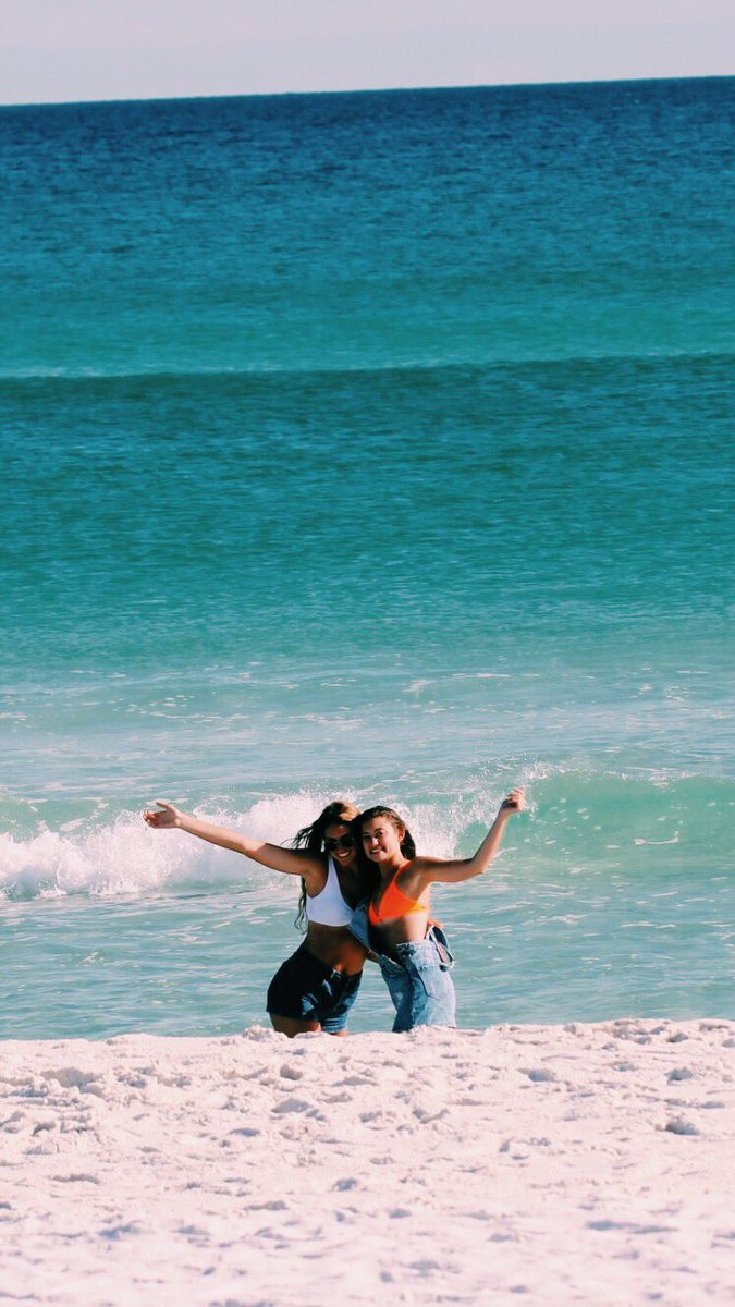 sydtracey's tweet photo. Happy birthday clo!!! Miss being in this beautiful place with you and late night hot tub talks with billy!💙 @ChloeWoodbeck https://t.co/qEdX6zTNgt