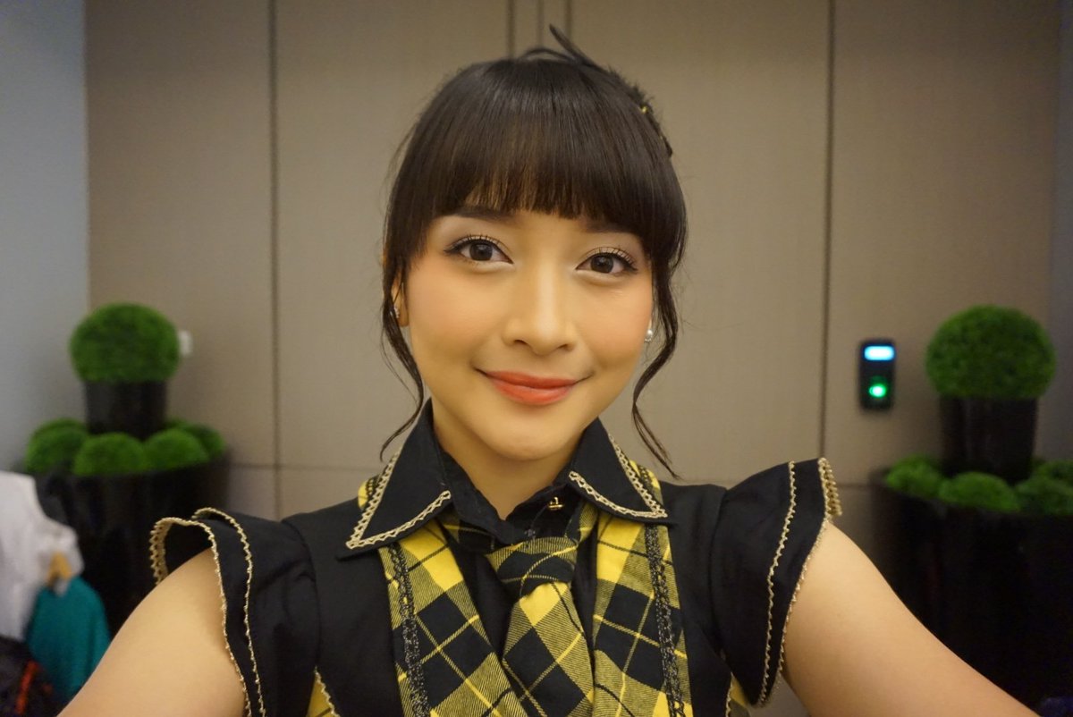 kinalkinal's tweet image. Wiii siapa nii yang nanti ke Handshake event aku? Jangan lupa ke Jalur aku ya😍 aku ingin mendengan kesan kalian dengan aku sebagai member di JKT48😎😀*PONIGUE*
