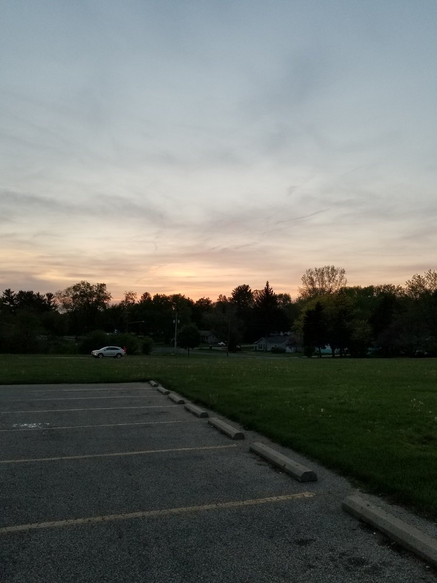 MIChriscoo's tweet photo. Finished a great evening run. Taking advantage of the great weather. Feeling better. #workout #run #runlife #playlists #focused #ThoughtsRunDeep #michiganweather #wmiwx https://t.co/VYQYSn0kuw