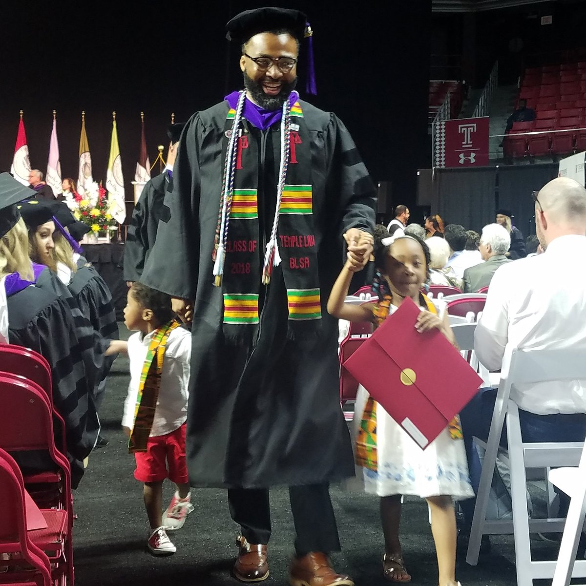 RepMcClinton's tweet photo. #Earlier thrilled to celebrate my childhood friend's graduation from @templelaw!! #ClapForALawyer 👏🏾👏🏾👏🏿👏🏿🙌🏿🙌🏿🙌🏾🙌🏾 https://t.co/0y9rPx6jNN