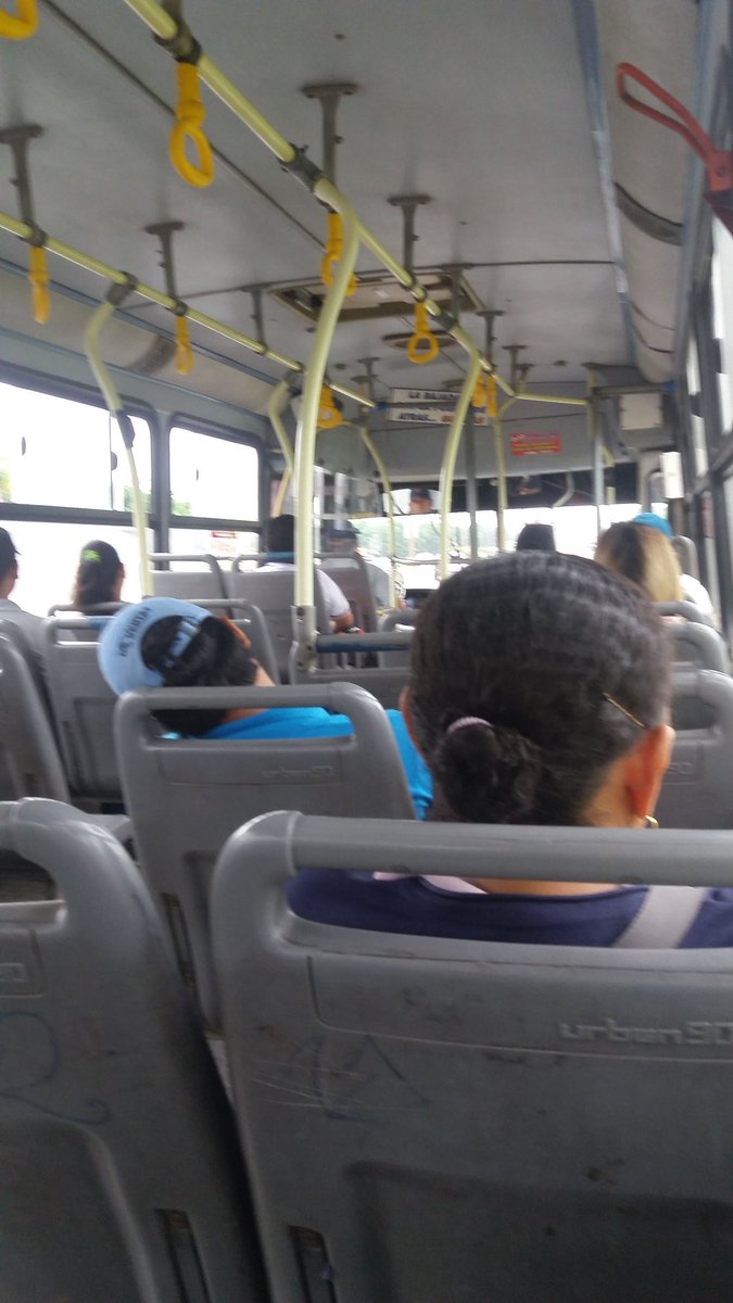 fuentesi123's tweet photo. Les cuento : hoy me subi mal a una ruta de la u  y a lo que llego al final del recorrido y veo donde estaba me queria matar asi que me toco regresarme en flota https://t.co/vAk7m05eK1