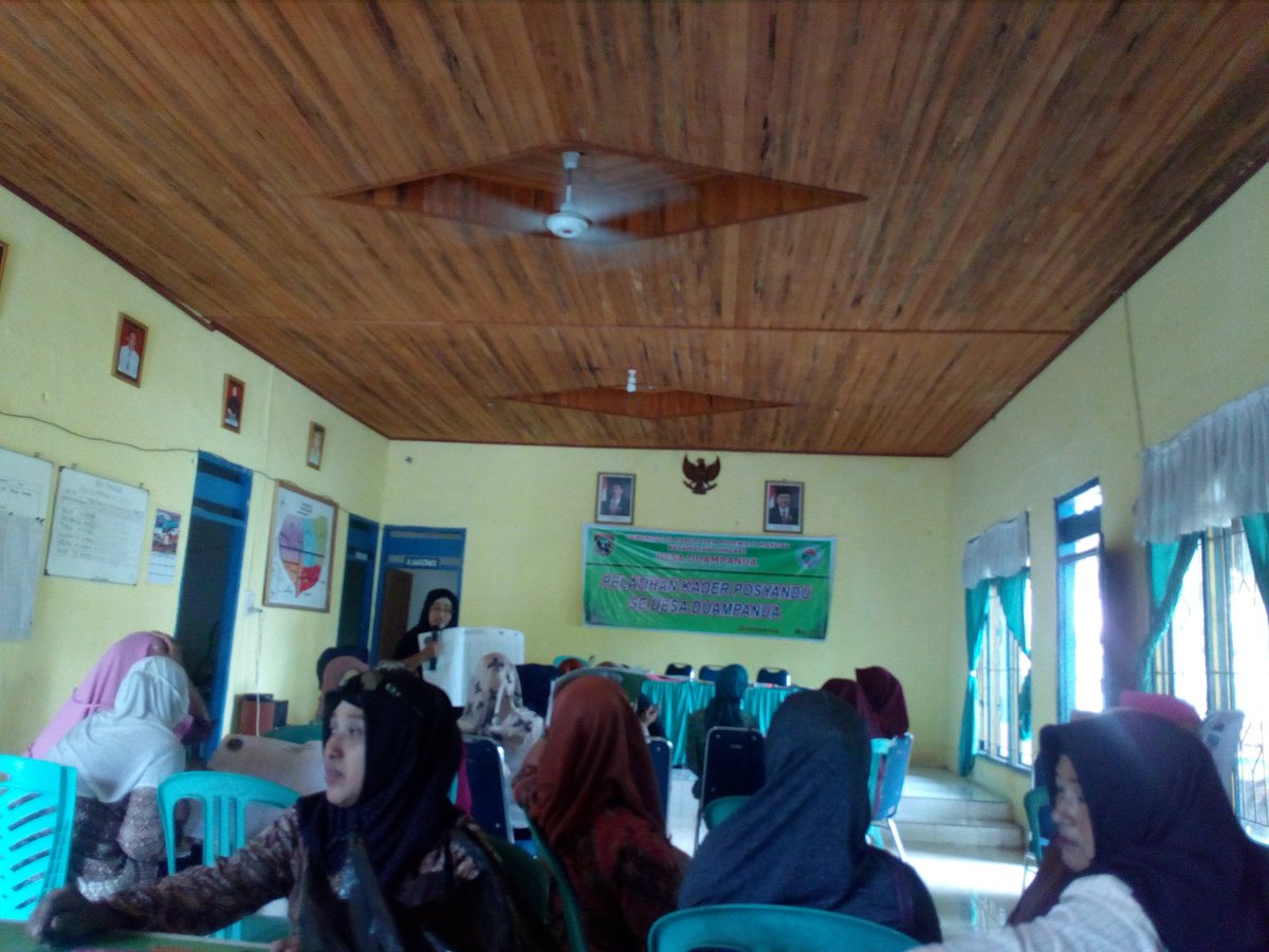 Erma031019's tweet photo. Pelaksanaan Pelatihan kader posyandu se desa Duampanua kec. Anreapi #17-18Mei2018
#ttpipolman
#ttpisulbar
@jokowi 
@EkoSandjojo 
@TaufikMadjid_ID 
@fachrilabalado 
@Nurhamz25186363 https://t.co/9CapaXUDId