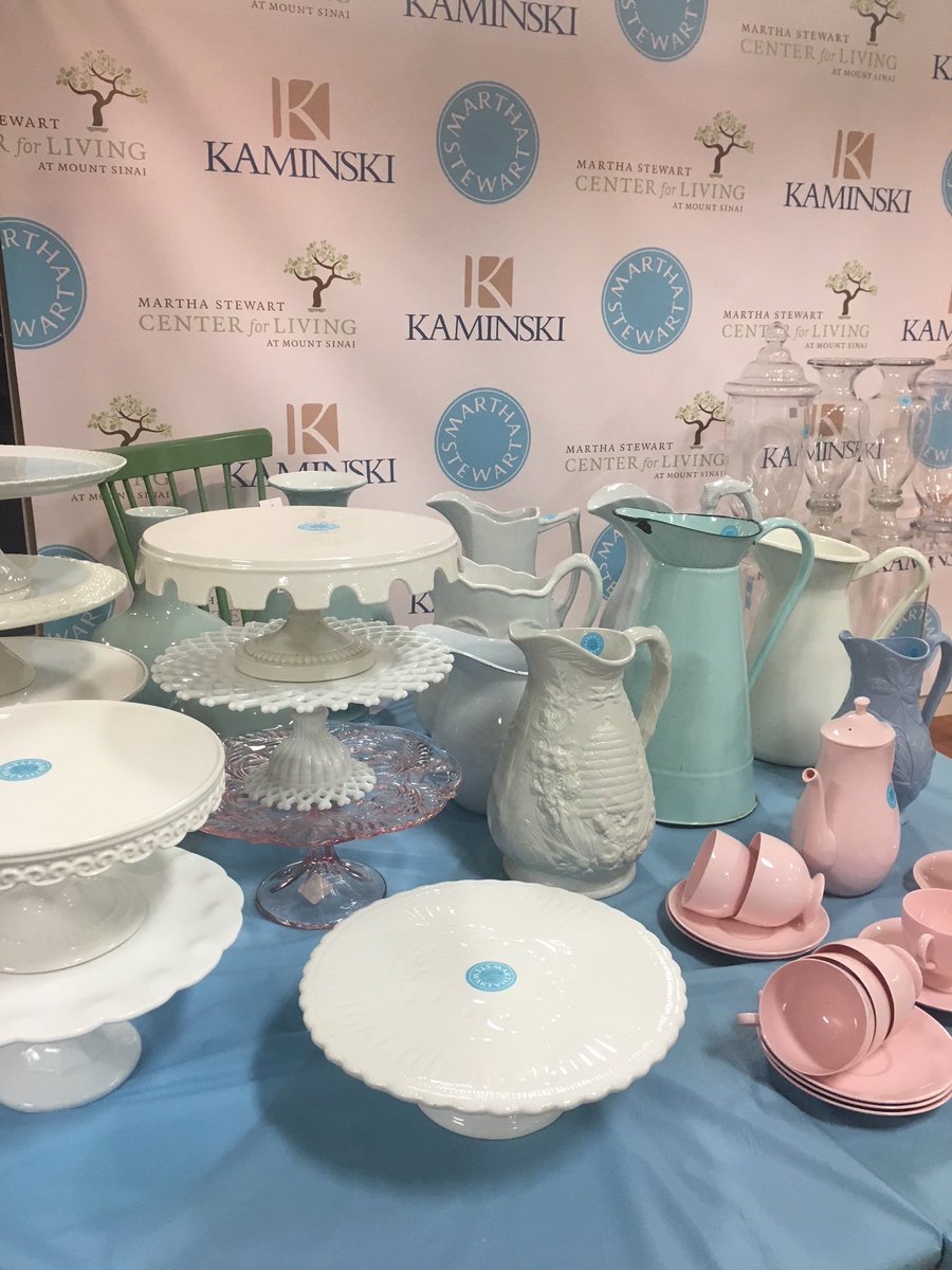 kaminskima's tweet image. Our #marthastewart #studioprops #auction was a stunning success for #kaminskiauctions! Read all about it here - prweb.com/releases/2018/…