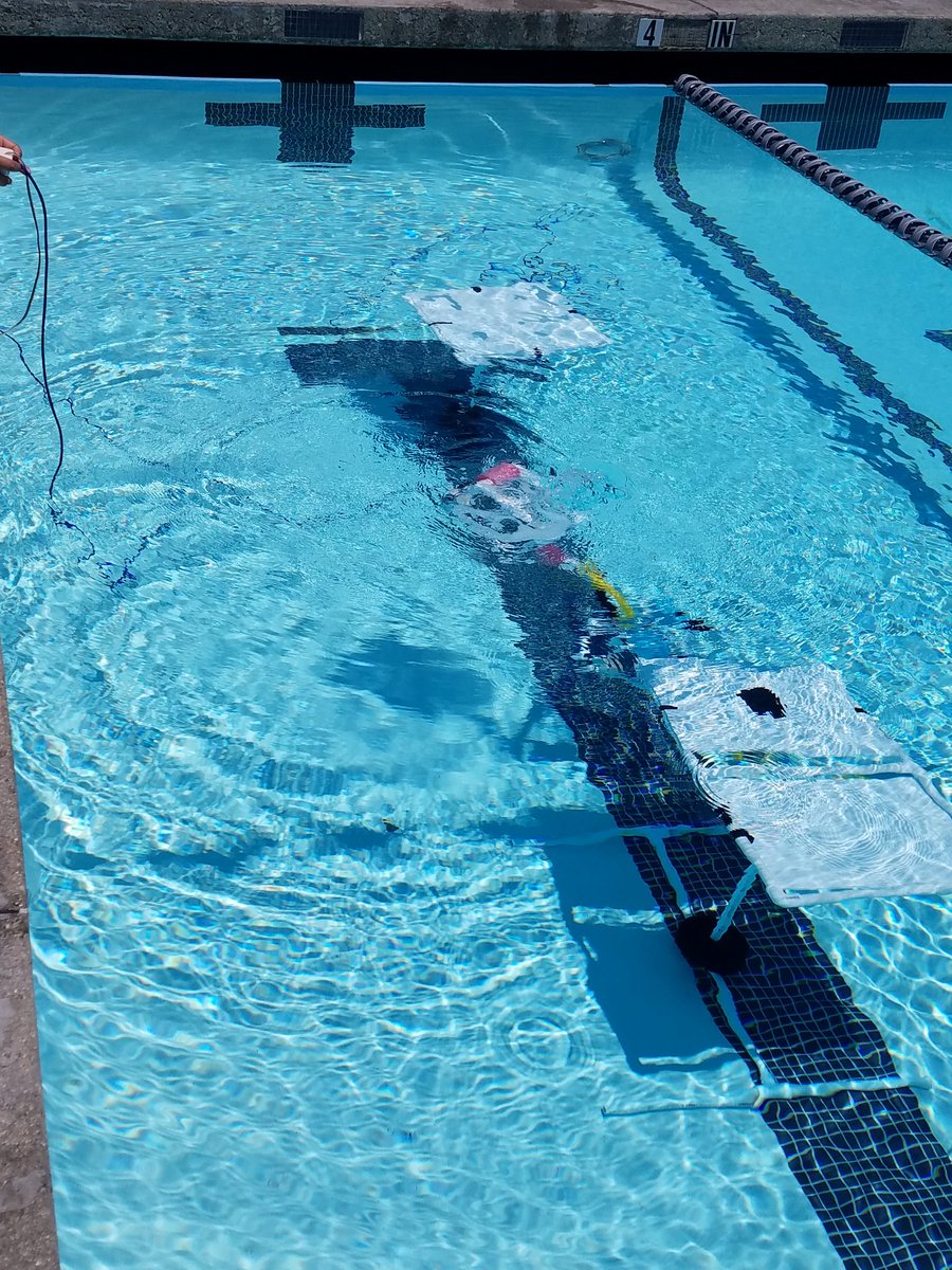 MsMedinaTHMS's tweet photo. #THMSSTEMGIRLS  navigating the underwater obstacle course . Thank you @GTHSTitans for the use of the pool to try out our remote vehicles.  @THMS_CJUSD @ColtonJUSD https://t.co/j4ABkfyRTy