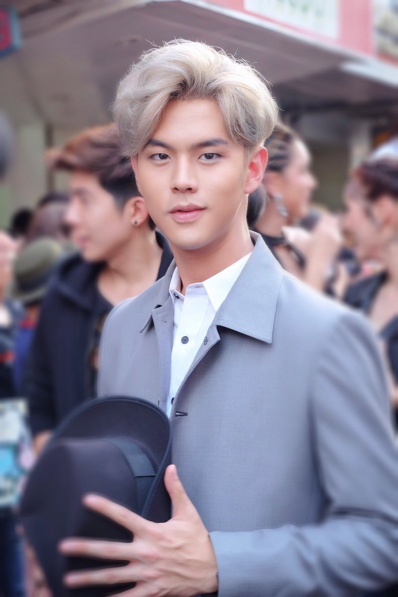 macclubb's tweet photo. ลุคนี้กำลังจะกลับมา... รึป่าววว #PrinceOfZodiac
#zodiac
#เจ้าชาย12ราศี
#โรงเรียนปั้นศิลปินzodiac
#Jamsai
#bwelldrink
#labwhite #labwhitethailand
#NopparatCosmeticClinic
#wearemodel https://t.co/jnmOewek4X
