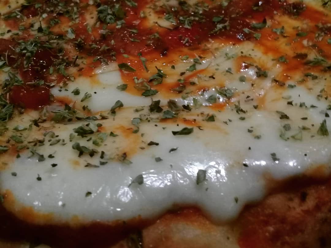 Jair_soto_'s tweet photo. #tomate #pizza #mozzarella #comidacasera #comoencasa #comida #food #foodpornography #foodporn #lovepizza #lovefood #instfood #instgram #instcook #lovecook #cook #lovecooking #bienrico #foodoporn #queso #sabor #cooking #veggiefood #lovepizza https://t.co/HiZomZ7TAs