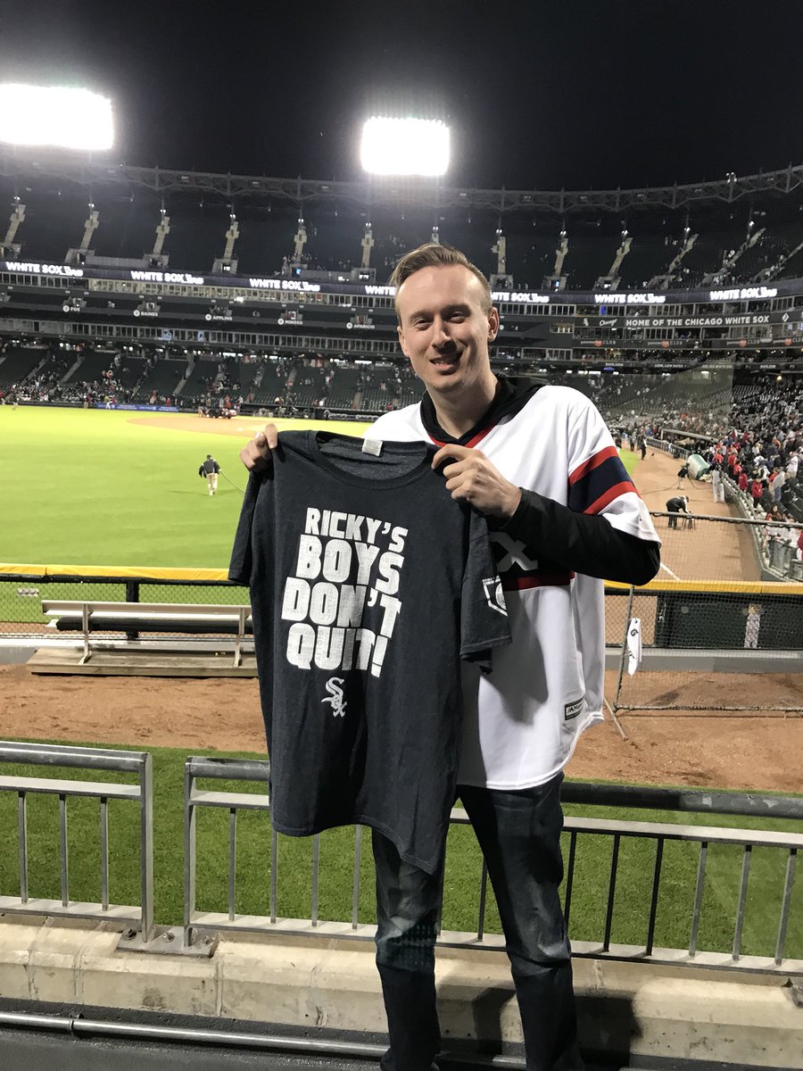 nicksamp7's tweet photo. @whitesox Goosebumps out in left field tonight!!! Lets go boys https://t.co/0emdOz5hqB
